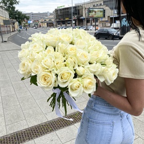 Букет из 51 розы Аваланж (40 см) в Пущино