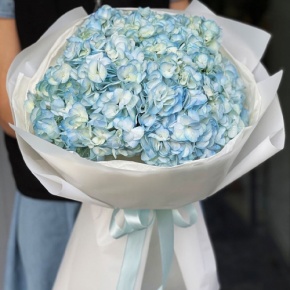 Букет из 5 голубых гортензий в Пущино