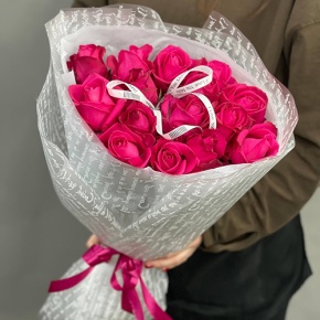 Букет "Джозефина" из 15 малиновых роз (50 см) в Пущино