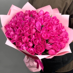 Букет из 61 малиновой розы (50 см) в Пущино