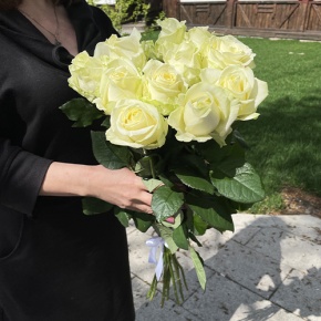 Букет из 11 белых роз (70 см) в Пущино