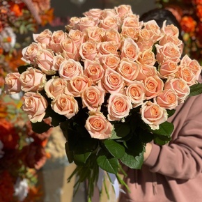 Букет из 51 персиковой розы (60 см) в Пущино