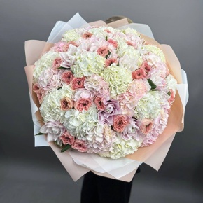 Букет "Ля мур" из гортензий, пионовидных роз и пионовидных ароматных лилий в Пущино