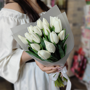 Букет из 15 белых тюльпанов в Пущино