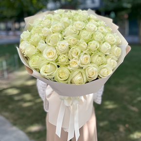 Букет "Манталь" из 51 белой розы (60 см) в Пущино