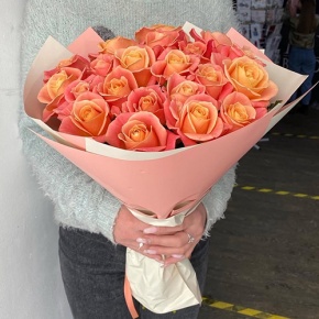 Букет из 21 розы Мисс Пигги ( 50 см ) в Пущино