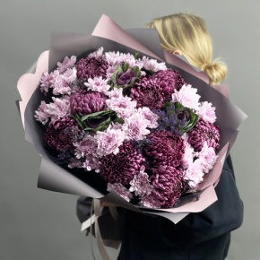 Букет "Виолетта" из хризантем Бигоуди, лимониума, брассики и кустовых хризантем в Пущино