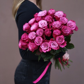 Букет из 25 роз Космик (50 см) в Пущино