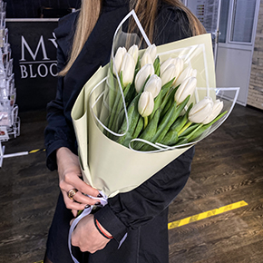 Букет 15 белых тюльпанов в Пущино
