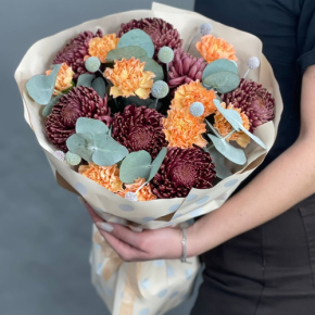 Букет "Персиковый раф" из хризантем Бигоуди, краспедии и диантусов в Пущино