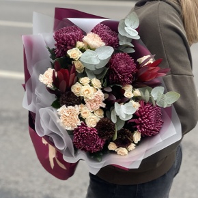 Букет "В каждом мгновении" из хризантем Бигоуди, кустовых роз, сафари, гербер Экзотик и диантусов в Пущино