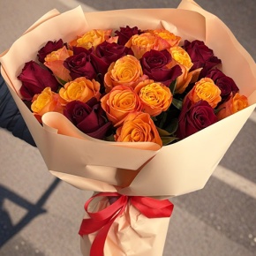 Букет "Благородный" из 27 Кенийских роз микс (40 см) в Пущино