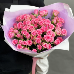 Букет "Рассвет принцессы" из 15 кустовых роз (50 см) в Пущино