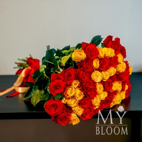 Букет "Виолетта" из 51 розы микс (50 см) в Пущино