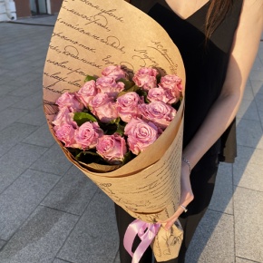 Букет из 15 роз Меритим в крафте (60 см) в Пущино