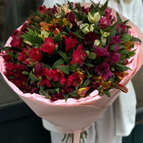 Букет из 19 миксовых альстромерий в Пущино