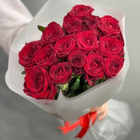 Букетик из 15 красных роз (60 см) в Пущино