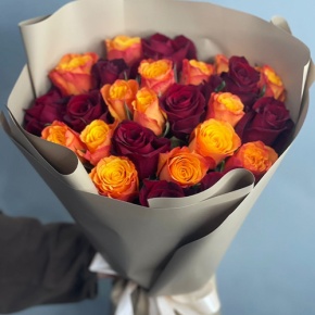Букет из 25 Кенийских роз микс (40 см) в Пущино