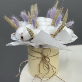 Композиция в шляпной коробке из хлопка, лагуруса и пшеницы (Сухоцвет) в Пущино