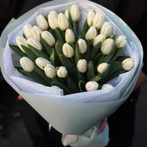 Букет из 31 белого тюльпана в Пущино