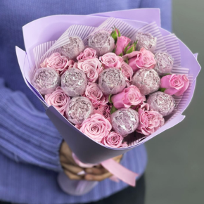 Букет из шоколадных пионов и кустовых роз в Пущино