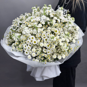 Букет "Эдем" из хризантем, маттиол и ромашек в Пущино