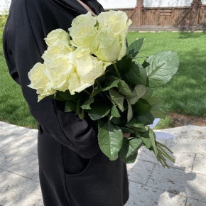 Букет из 9 белых роз (70 см) в Пущино