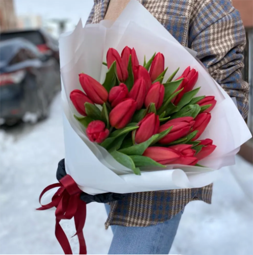 Букет красных тюльпанов в Пущино