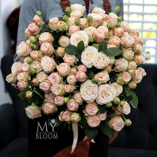 Букет 51 пионовидная роза Бомбастик (60 см) в Пущино